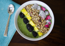 Green Machine: The Ultimate Breakfast Smoothie Bowl